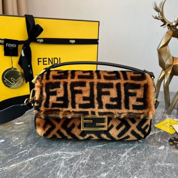 Fendi Baguette Bags - Click Image to Close